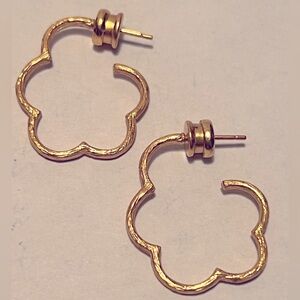 JULIE VOS ⭐️EUC⭐️ small gardenia hoops